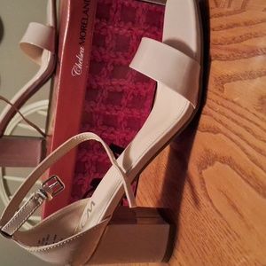 Nude, Block Heels. Sz 10